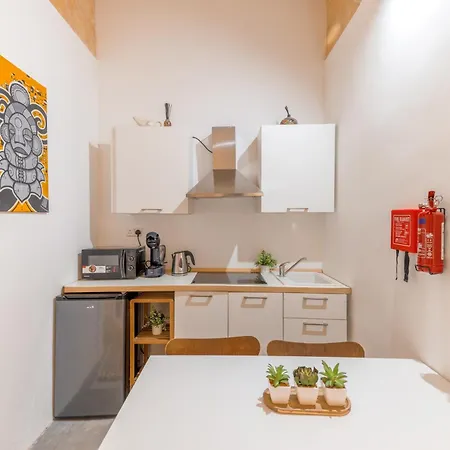 1br Near St John's Cocathedral Valletta